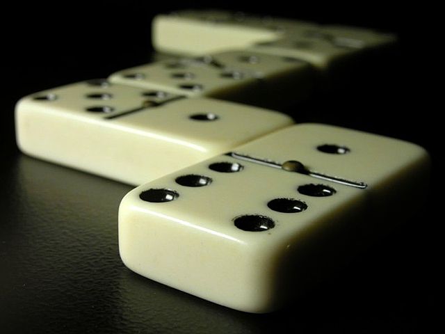 Baccarat Live vs. Baccarat Online: Apa Perbedaannya?